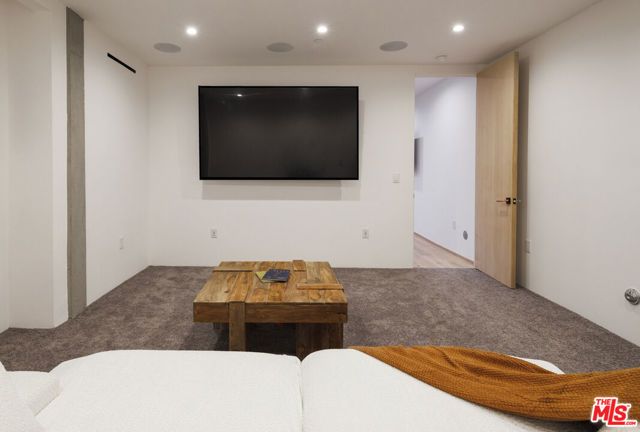 3755 Camino De La Cumbre, Sherman Oaks, CA 91423