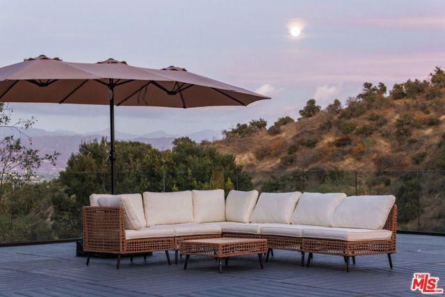3755 Camino De La Cumbre, Sherman Oaks, CA 91423