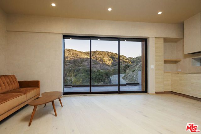 3755 Camino De La Cumbre, Sherman Oaks, CA 91423