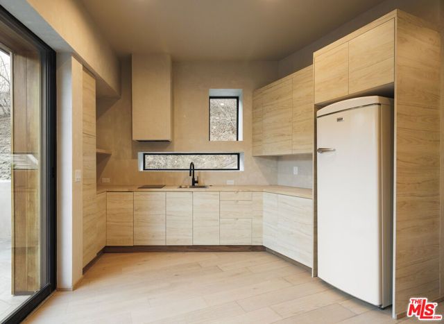 3755 Camino De La Cumbre, Sherman Oaks, CA 91423