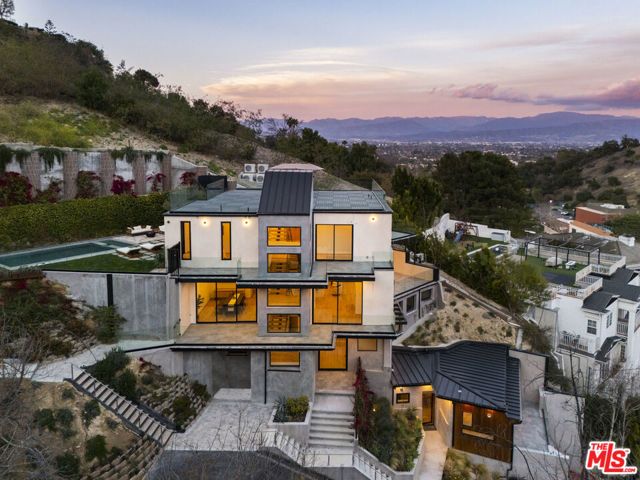 3755 Camino De La Cumbre, Sherman Oaks, CA 91423