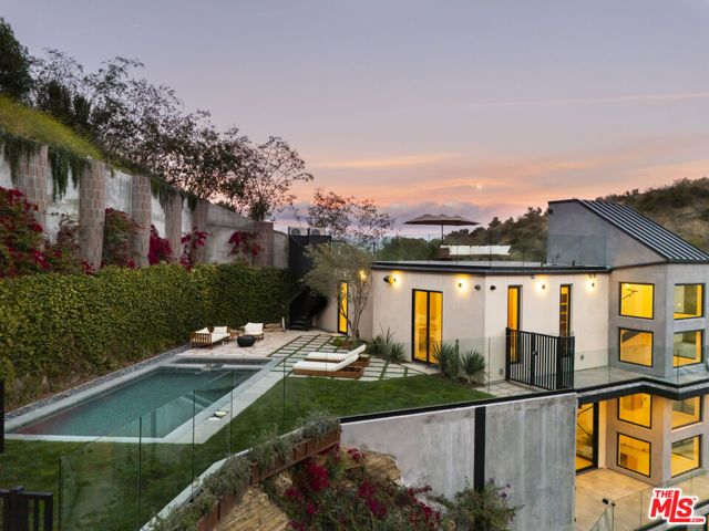 3755 Camino De La Cumbre, Sherman Oaks, CA 91423