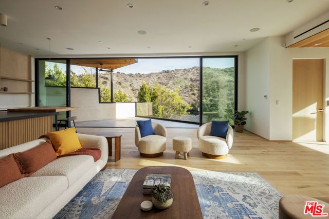 3755 Camino De La Cumbre, Sherman Oaks, CA 91423