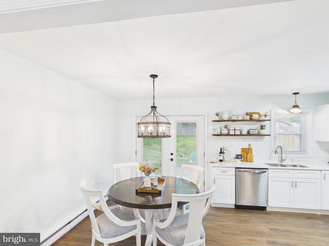214 BREWSTER DR, Lancaster, PA 17603