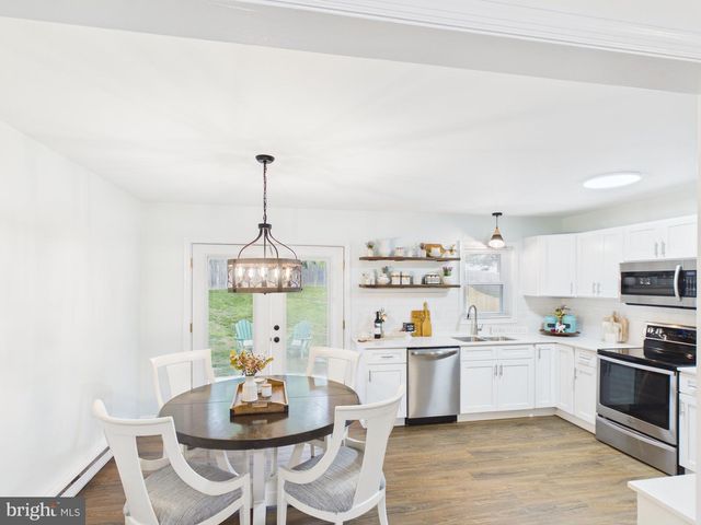 214 BREWSTER DR, Lancaster, PA 17603