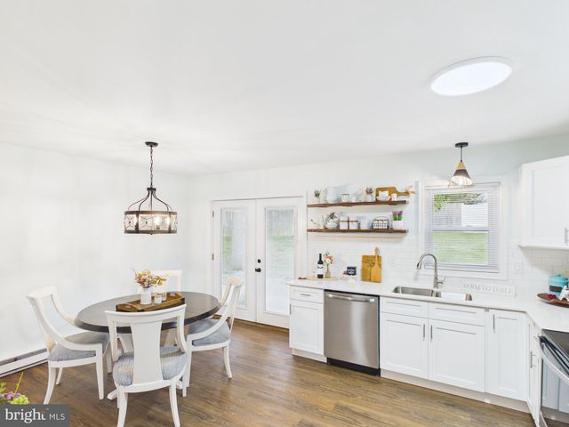 214 BREWSTER DR, Lancaster, PA 17603
