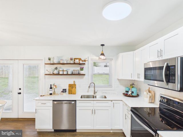 214 BREWSTER DR, Lancaster, PA 17603