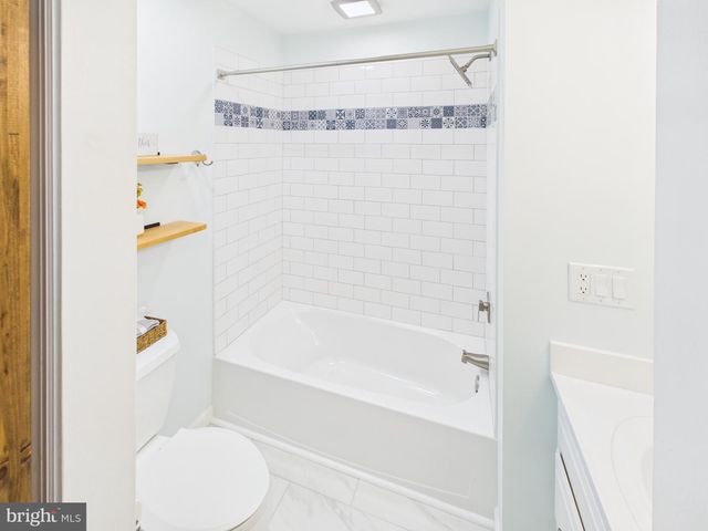 214 BREWSTER DR, Lancaster, PA 17603