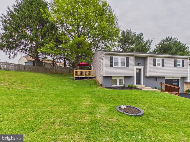 214 BREWSTER DR, Lancaster, PA 17603