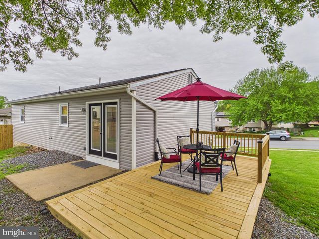 214 BREWSTER DR, Lancaster, PA 17603
