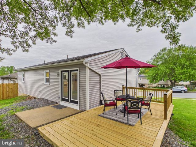 214 BREWSTER DR, Lancaster, PA 17603