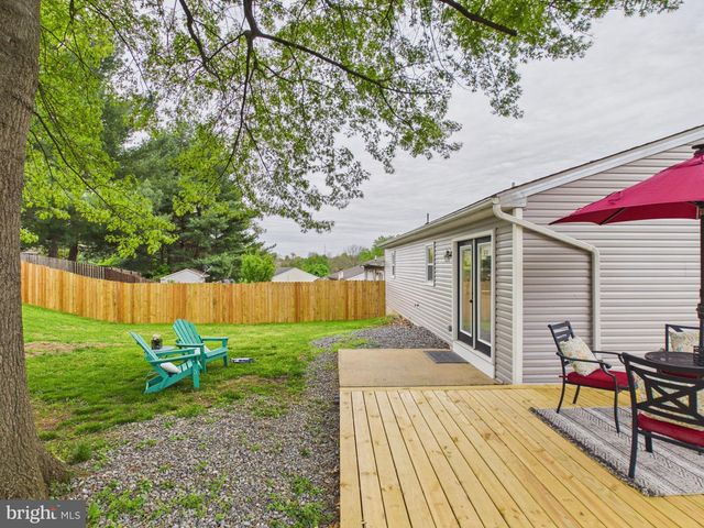 214 BREWSTER DR, Lancaster, PA 17603