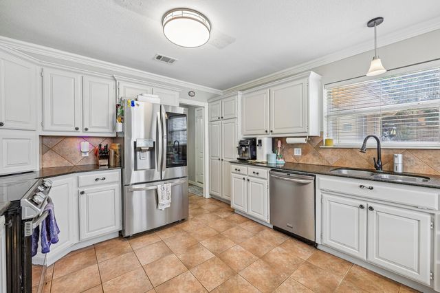 408 Milla Lane, Euless, TX 76039