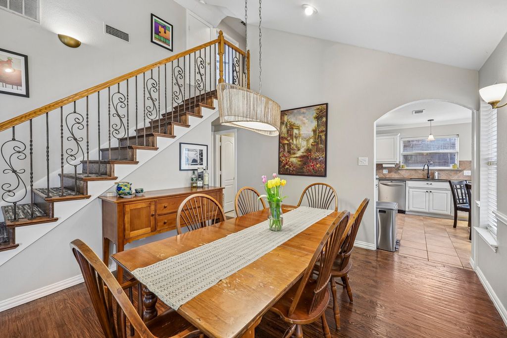 408 Milla Lane, Euless, TX 76039