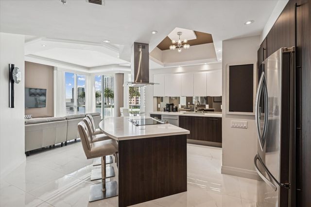 111 SE 8th Ave 1005, Fort Lauderdale, FL 33301