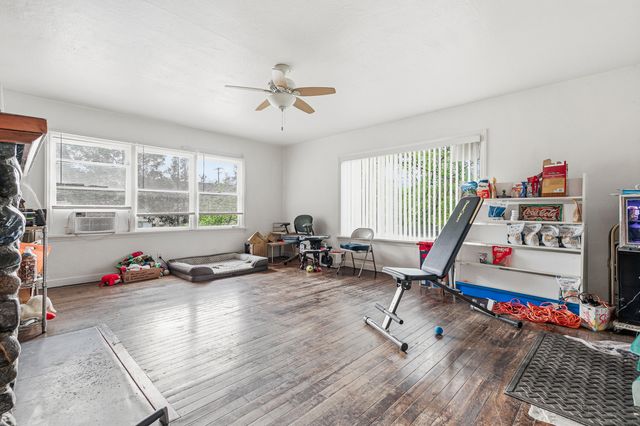 868 NE A Street, Grants Pass, OR 97526