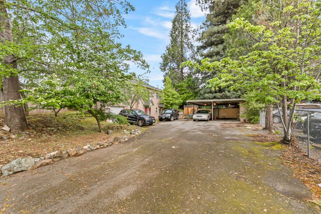 868 NE A Street, Grants Pass, OR 97526