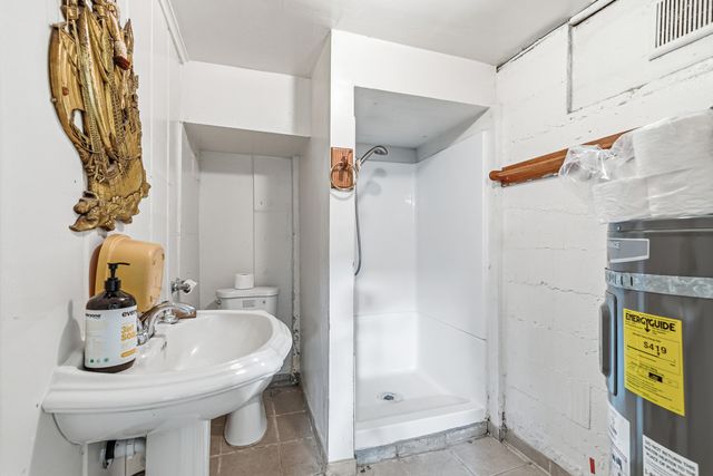 868 NE A Street, Grants Pass, OR 97526