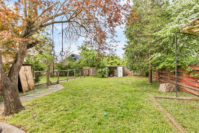 868 NE A Street, Grants Pass, OR 97526