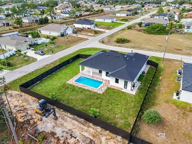 2400 CONROY AVE N, Lehigh Acres, FL 33971