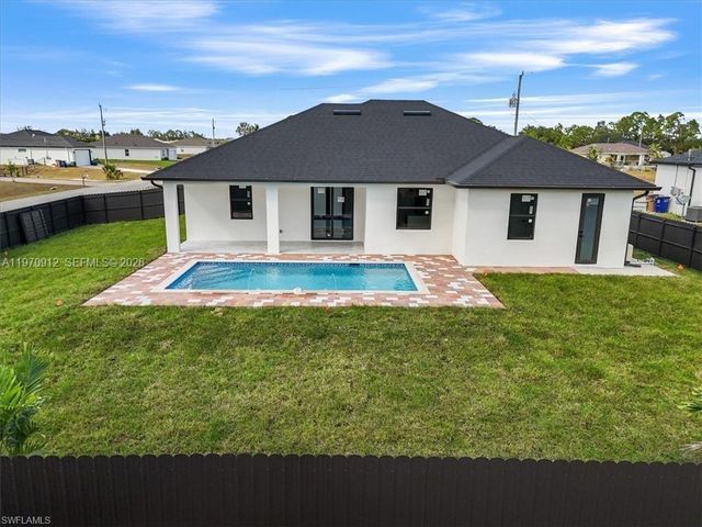 2400 CONROY AVE N, Lehigh Acres, FL 33971