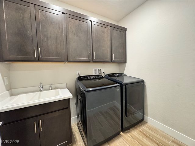 92 Stone Bluff Lane, Henderson, NV 89011