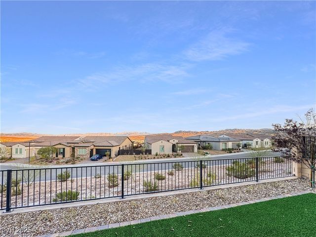 92 Stone Bluff Lane, Henderson, NV 89011