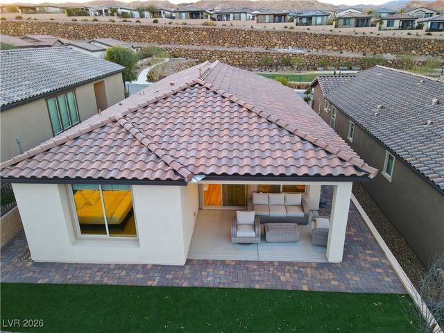 92 Stone Bluff Lane, Henderson, NV 89011