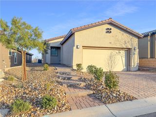 92 Stone Bluff Lane, Henderson, NV 89011