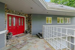 28 Sycamore Lane, Irvington, NY 10533