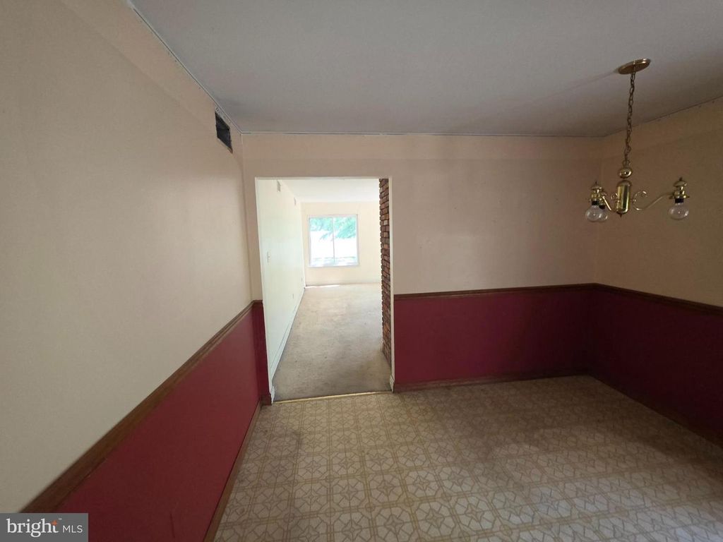Image 12 of property listing at 2504 PANTHER LN, Bowie, MD 20716
