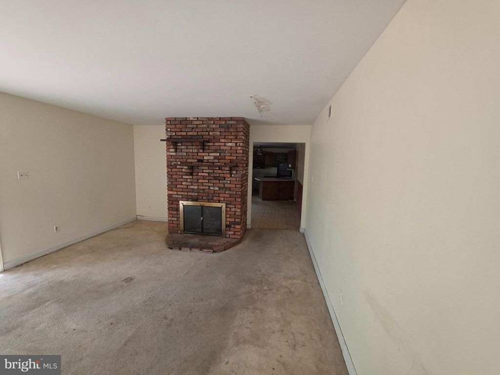Image 18 of property listing at 2504 PANTHER LN, Bowie, MD 20716