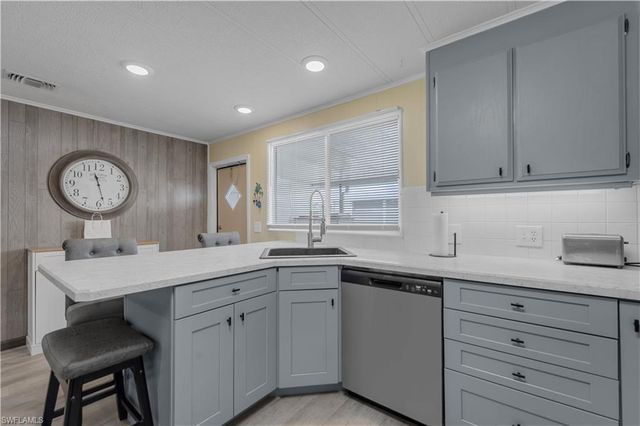 5506 Harbor LN, North Fort Myers, FL 33917