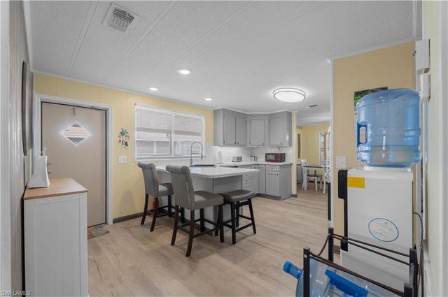 5506 Harbor LN, North Fort Myers, FL 33917