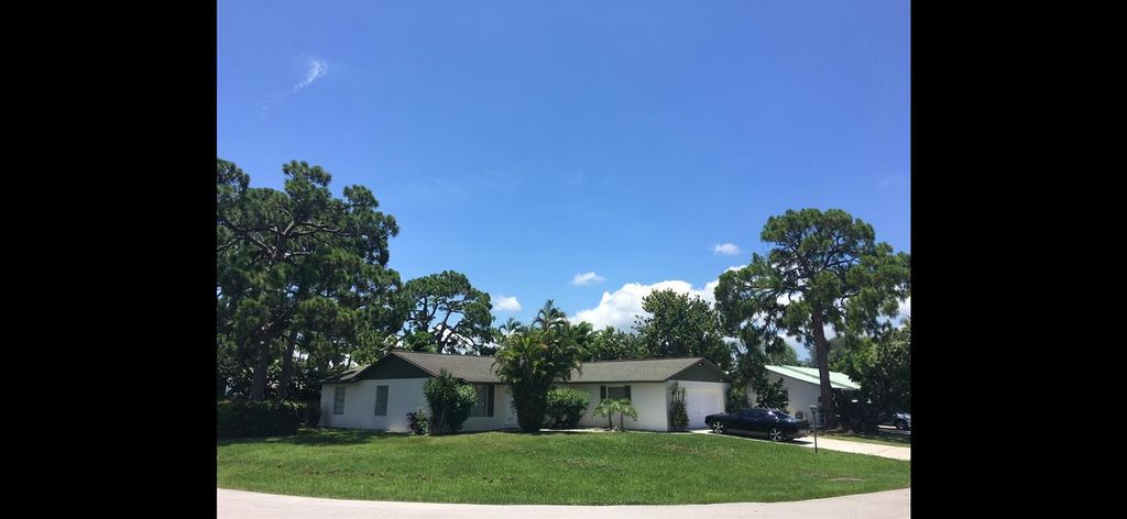8842 SE Sandcastle Circle, Hobe Sound, FL 33455