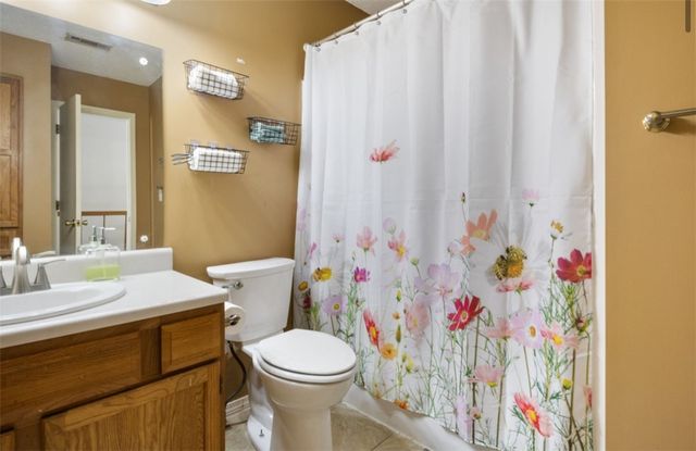 304 Fairway Circle b, Springdale, AR 72764