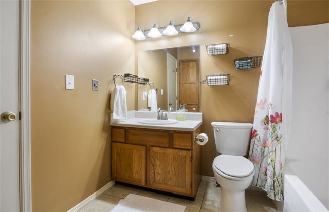 304 Fairway Circle b, Springdale, AR 72764