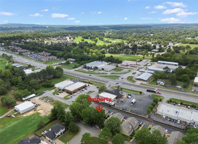 304 Fairway Circle b, Springdale, AR 72764