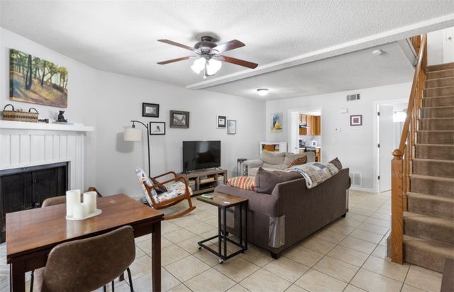 304 Fairway Circle b, Springdale, AR 72764