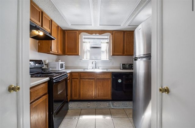 304 Fairway Circle b, Springdale, AR 72764