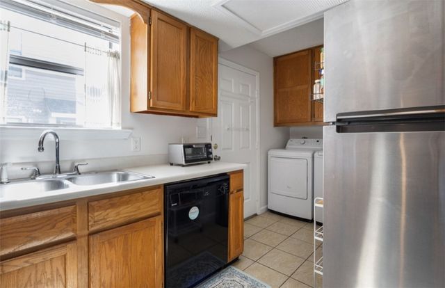 304 Fairway Circle b, Springdale, AR 72764