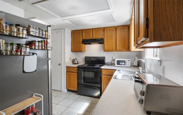 304 Fairway Circle b, Springdale, AR 72764