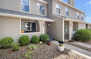 304 Fairway Circle b, Springdale, AR 72764