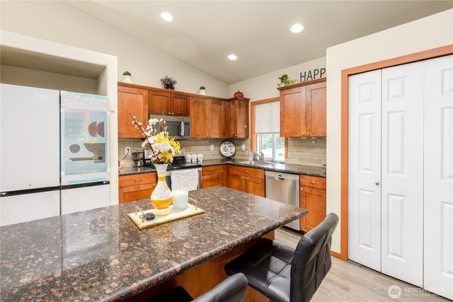 1137 Highland Avenue, Port Angeles, WA 98362