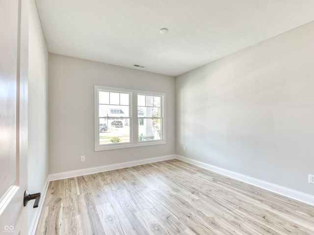 7073 Yosemite Drive, Zionsville, IN 46077