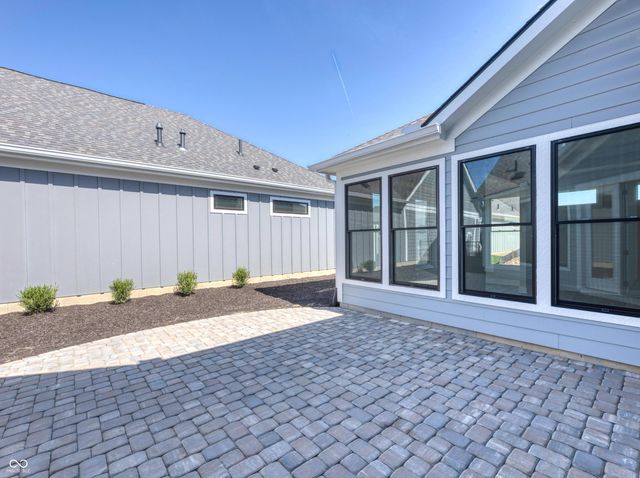 7073 Yosemite Drive, Zionsville, IN 46077