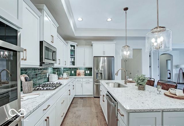 7073 Yosemite Drive, Zionsville, IN 46077
