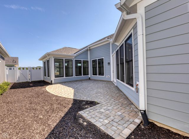 7073 Yosemite Drive, Zionsville, IN 46077