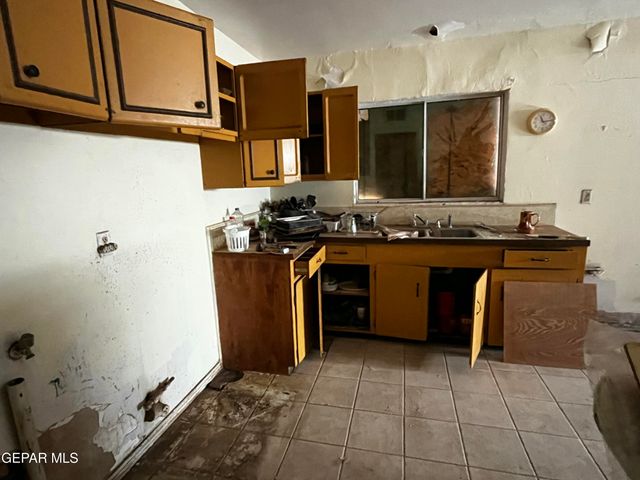 4733 Guadalupe Drive, El Paso, TX 79904