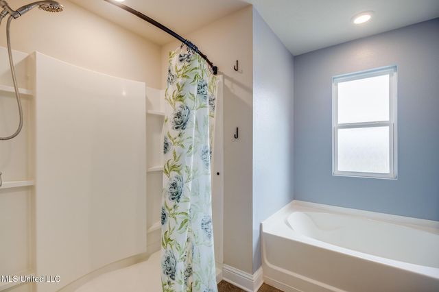 6543 Eastland Circle, Biloxi, MS 39532